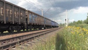 115 вагонов!  Тепловоз 2ТЭ116У-0118 с грузовым поездом и с тормозноиспытательным вагоном