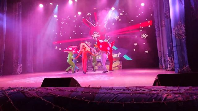 Новогодний спектакль/Танец грибов/Брест/Беларусь/Центр молодëжного творчества смотреть онлайн