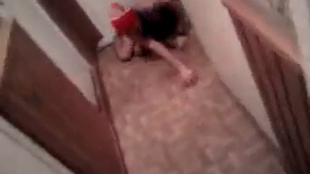 запуск друга в дверь) смотреть онлайн