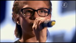 The girl divinely sang the song Edith Piaf 'Non, je ne regrette rien' Voice Children