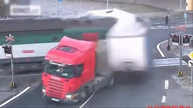 Поезда странные