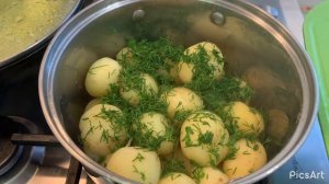 Молодая картошка с укропом и маслом.