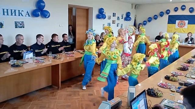 "Конфетти"-Анна Грибова @Бумбокс"Ой у лузi"-привiтання рятувальникiв смотреть онлайн