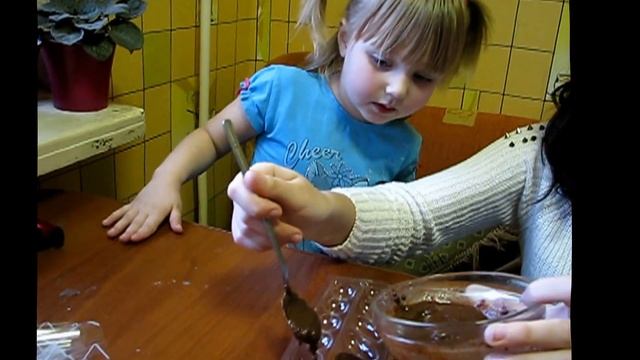 Готовим шоколадные конфеты в домашних условиях / Prepare chocolates at home chocolate Factory смотреть онлайн
