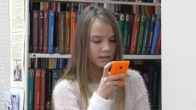 Вечер поэзии  - стихи читает Алёна Уткина смотреть онлайн