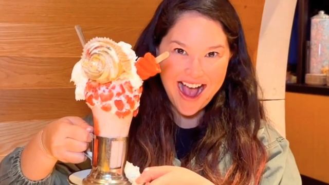 MUST visit in Las Vegas! Burgers and shakes!