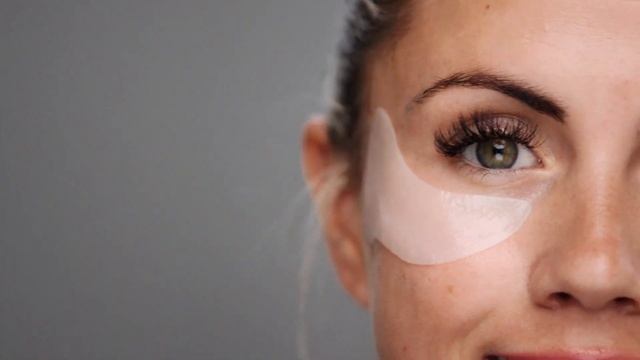 THE EYE THERAPIST Close Up