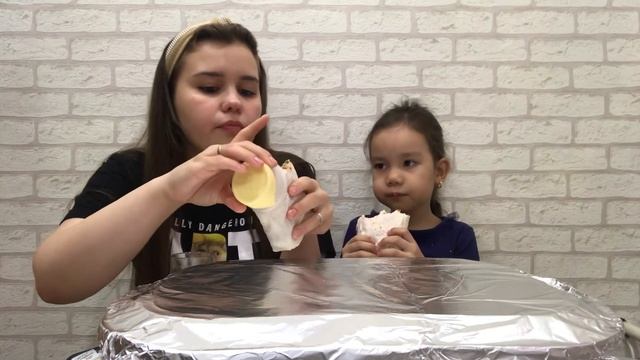 MUKBANG 👏 с Дочкой 😉/ Домашняя шаурма 🥙.... смотреть онлайн