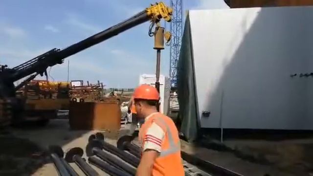 Монтаж винтовых свай СВС-159-4000 ямобуром смотреть онлайн