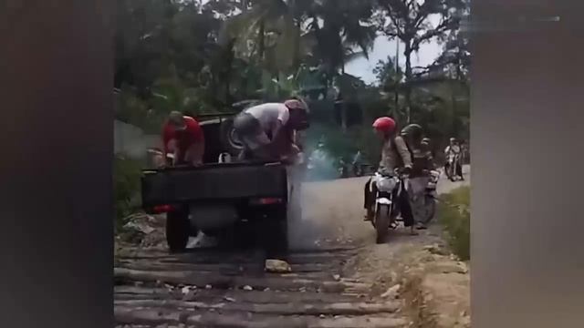 Самые смешные идиоты на колесах _ Машины, поезда, велосипеды! 😜 смотреть онлайн