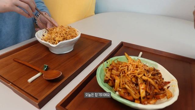 간단한 요리｜오토김밥, 닭강정｜인삼꿀절임🍯｜두부면무침｜삼겹살🥓｜김치볶음밥｜짜장면, 짬뽕, 탕수육 смотреть онлайн