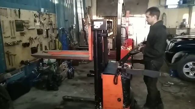 Самоходный электроштабелер б/у смотреть онлайн