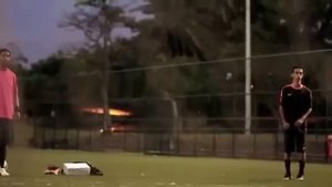 Роналдиньо повторил трюк с ударом в перекладину