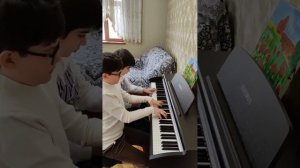 Буги пяти тёть. Исполняют Давид и Тофик