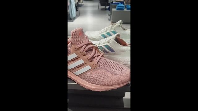 Adidas Outlet |Murang Sapatos| Puma Outlet #Adidas #puma #megasale