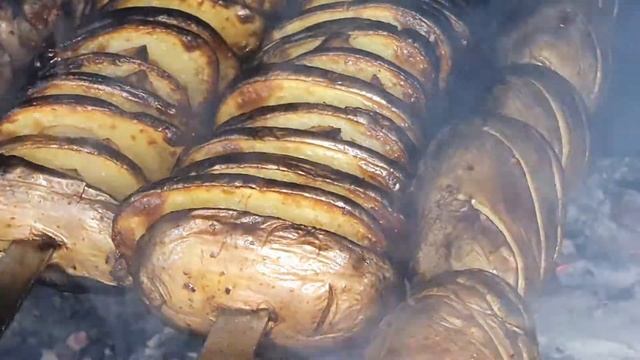 Картошка с салом на мангале от Империя Мяса смотреть онлайн