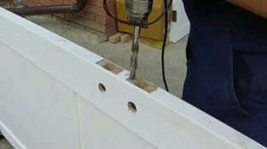 Как качественно установить раздельную ручку с замочком в межкомнатную дверь.