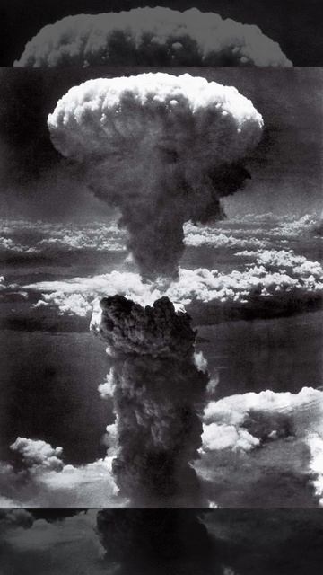 Nagasaki's Mushroom Cloud смотреть онлайн