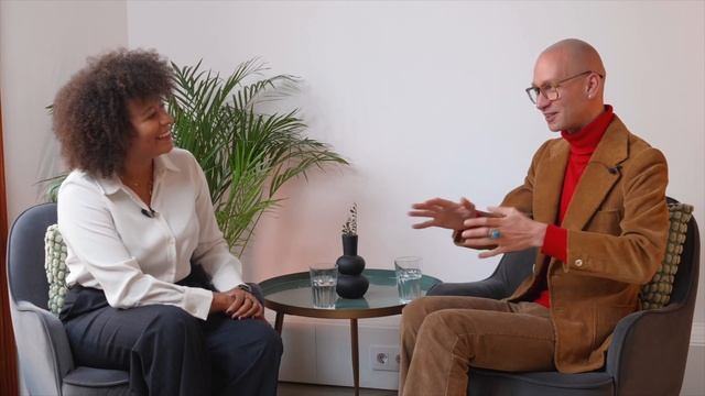 Про переезд из Америки в Испанию. История Адриана смотреть онлайн