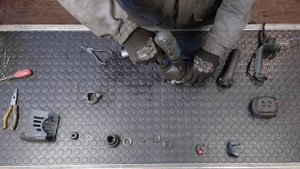 Detailed video instructions for assembling a Bosch GBH 3-28 dre hammer drill