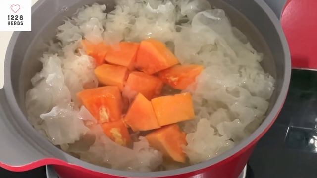 Snow Fungus Papaya Tonic Dessert Soup….Anti Aging, Moistening & Nourishing 雪耳木瓜糖水