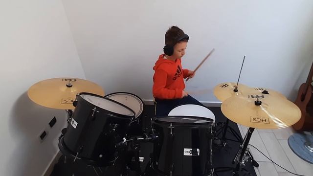 La Rappresentante di Lista - Ciao Ciao / Drum cover смотреть онлайн