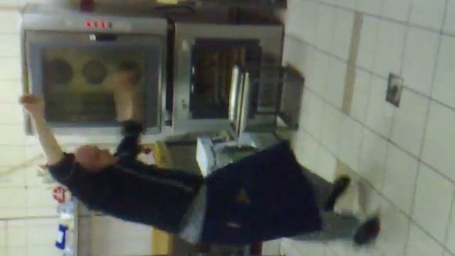 пивной "дом свои да наши" юрец.mp4 смотреть онлайн