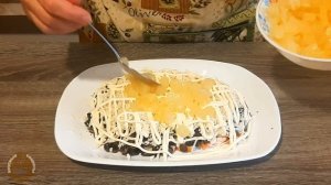 Салат Ананас с копченой курицей