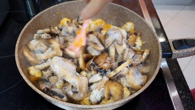 Куриная грудка с грибами в сметане смотреть онлайн