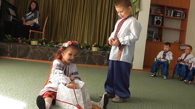 Сценка Подарунок для матусі