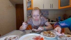 Запеченные куриные бедра с помидорками 🍅. Секрет одного риса. Мукбанг.