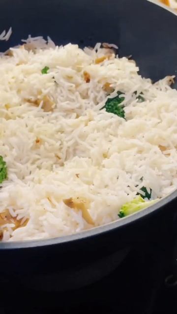 Simple and easy broccoli and mushroom fried rice