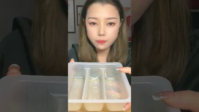 MOST RELAXING ASMR EATING COLOR ICE SOUND - 가장 편안한 ASMR 먹는 컬러 아이스 사운드