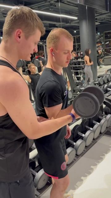 В поддержку дамам. Кто уже видел этот рилс? смотреть онлайн