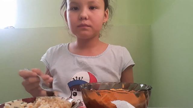 Мугбанг с рисм и солатом смотреть онлайн