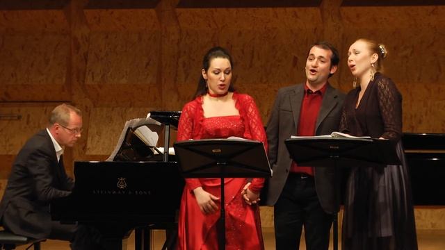 Elnara Muermans and Gulnara Shafigullina Gevorg Hakobjan Shostakovich Jewish Folk Poetry 11