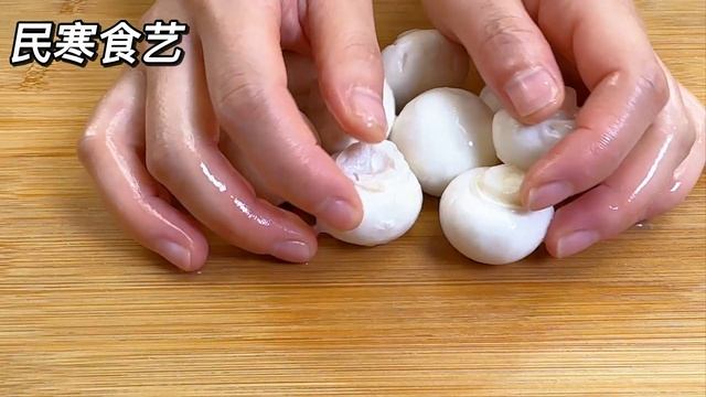 全家都愛吃的一道下飯菜，成本10元不到，鮮香入味還多汁，超下飯，【民寒食藝】，#冬瓜料理，#冬瓜炒肉末食譜，#冬瓜蘑菇的做法，#chinesefood，#美食，#food，#蘑菇炒肉，#蘑菇炒肉末食