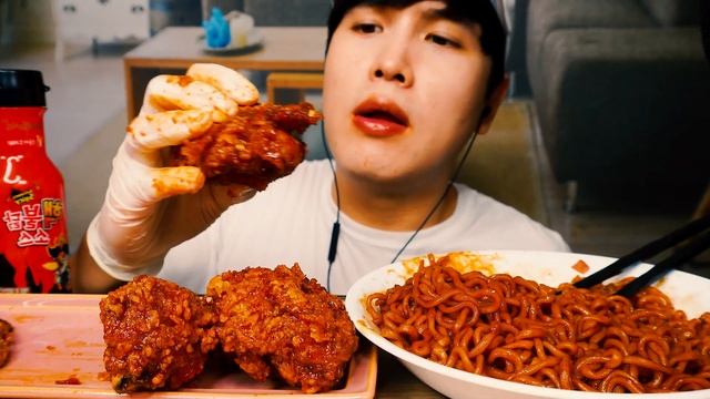 KFC SPICY CHICKEN BLACK BEAN FIRE NOODLES MUKBANG EATING SOUNDS kfc ASMR 不鶏ゲッティ
