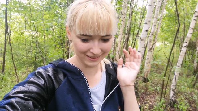 ЛЕСНОЙ VLOG: ливень НАСТИГ нас В ЛЕСУ и мы промокли НАСКВОЗЬ! ВЫМАЧИВАЕМ ГРИБЫ! Варим ГРИБОВНИЦУ! смотреть онлайн