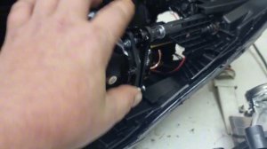 Замена светодиодных линз на Би-лед модули в Hyundai Santa Fe.