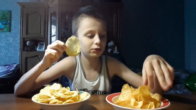 Чипсы Обзор Lay's со вкусоми сыр и зеленый Лук Cookie Tasting Game Show! смотреть онлайн