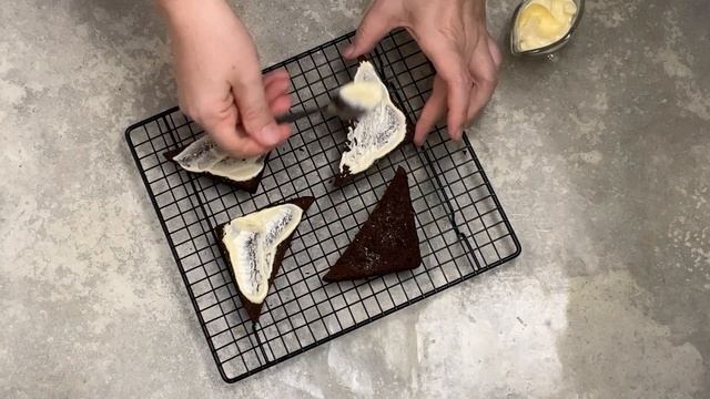 КАК ПРИГОТОВИТЬ БУТЕРБРОДЫ С ЯЙЦОМ И ЧЕСНОКОМ? Вкусный завтрак и простая закуска на праздничный сто