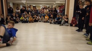 Даня Сережа Артем VS Влад Егор Федя