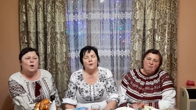 "Моя хата в вишневім садочку"гарна українська пісня!!!