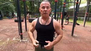 БРУСЬЯ ОТ ДЯДИ ЮРЫ - ЕДИНСТВЕННАЯ ВЕРНАЯ ТЕХНИКА В ОТЖИМАНИЯХ НА БРУСЬЯХ