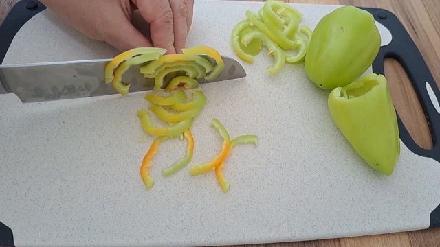 РУЛЕТ ИЗ КАБАЧКОВ! НУ ОЧЕНЬ ВКУСНО) И СОВСЕМ НЕ ВРЕДИТ ФИГУРЕ! смотреть онлайн