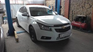 Замена теплообменника двигателя на Chevrolet Cruze 1,8 Шевроле Круз 2012 года 1часть