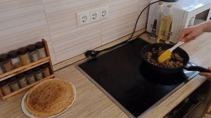 ПРОСТАЯ НАЧИНКА ДЛЯ БЛИНОВ ИЗ КУРИЦЫ И ГРИБОВ