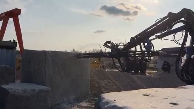 Буровая установка бурения на гусеницах-4 смотреть онлайн