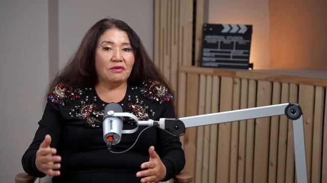 Кажетта Ахметжанова. Слёзы на Битве Экстрасенсов, повседневность шамана и предсказание будущего